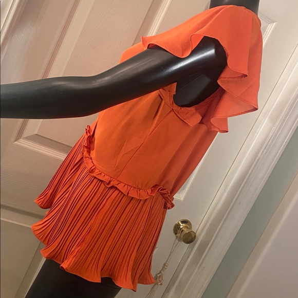 MILK & HONEY Ruffled V-Neck Blouse - Vibrant Orange NWTs - Picture 5 of 10